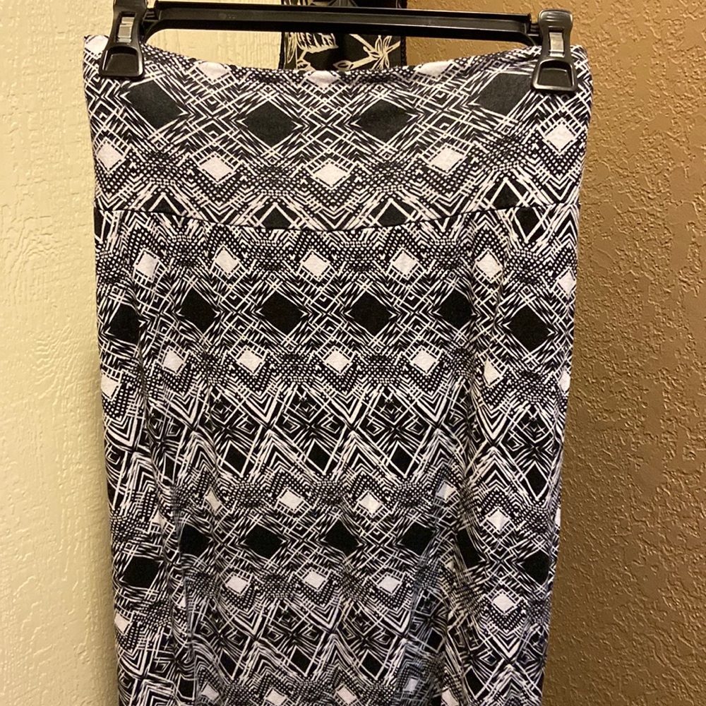 NWOT Dream Investor maxi skirt